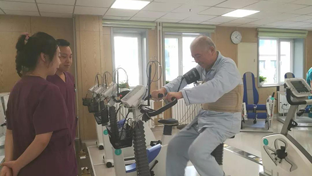 由加拿大急診轉(zhuǎn)安貞住院治療，心臟康復(fù)讓心更